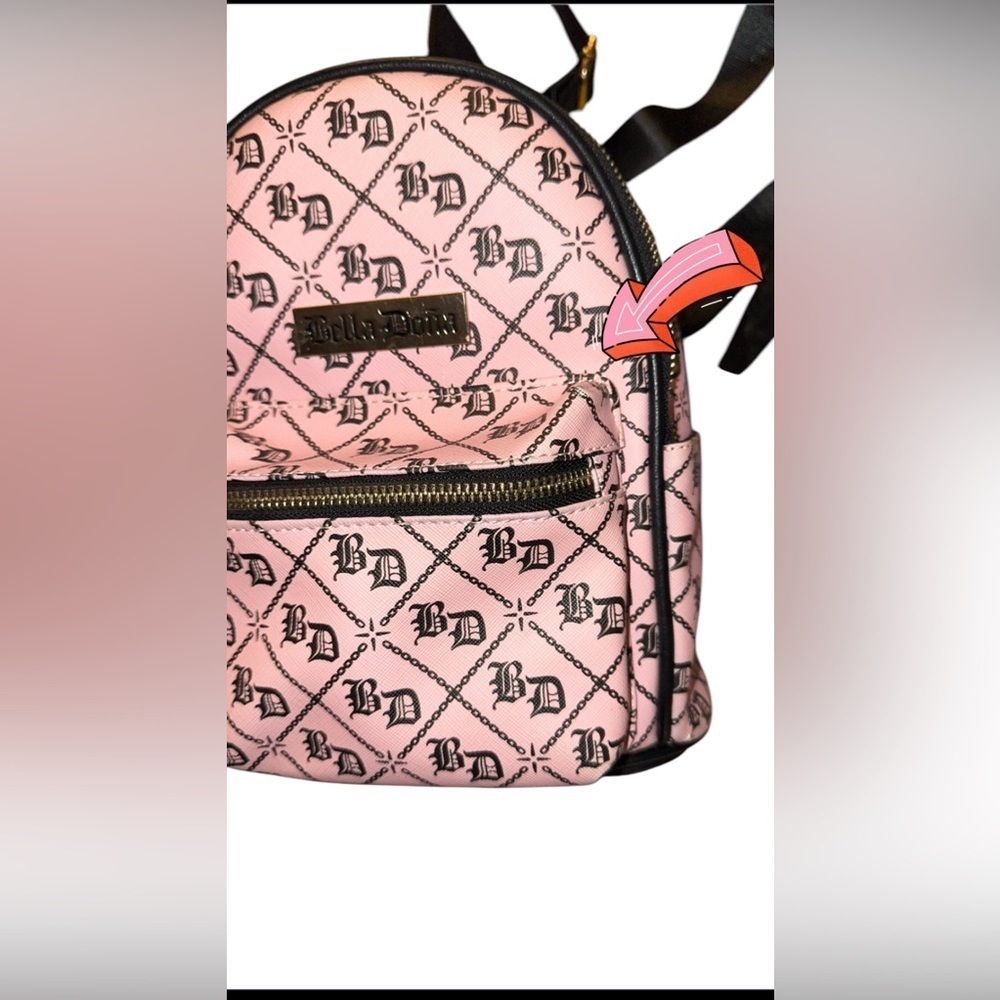 Bella Doña pink gently used pink backpack - Picture 2 of 3